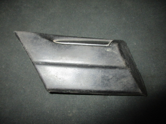 ■BMW E38 リア クォーター モール 右 中古 19086881 部品取りあり ドアモール フェンダーモール トランク バンパーモール ■拍卖