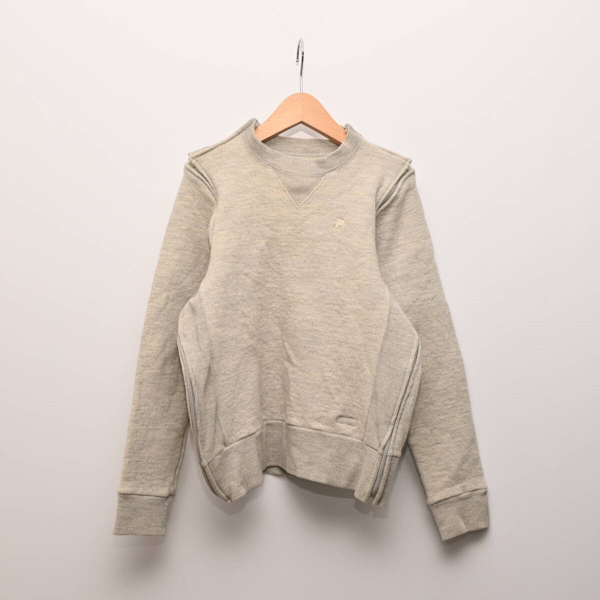 【99AW AMBIVALENCE期】UNDERCOVER アンダーカバー SMALL PARTS 二ット グレー スウェット 刺繍 90s セーター トレーナー GA3143拍卖