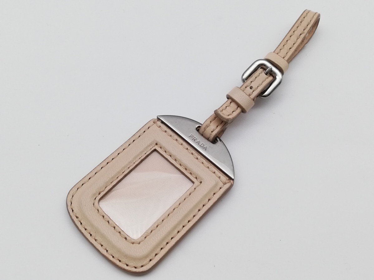 PRADA プラダ ネームタグ レザー チャーム ゴールド キーホルダー ストラップ拍卖