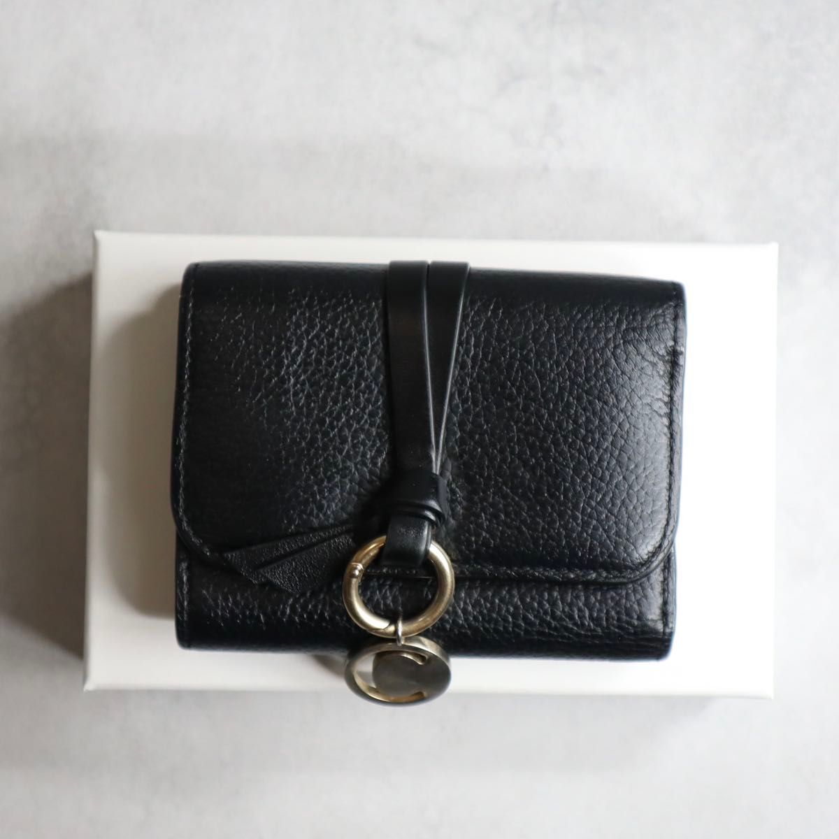 【付属品完備】 Chloe クロエ / アルファベットスモールトリフォールドウォレット 三つ折り財布 グレインレザー ブラック CHC21WP945F57001拍卖