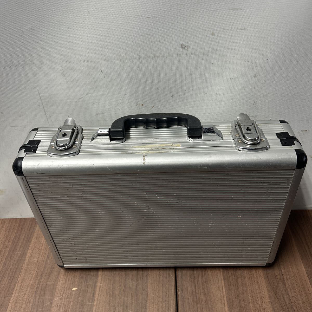 「ZD623」アタッシュケース アルミトランク 40cmX26.5cmX10cm 現状出品(260212)拍卖