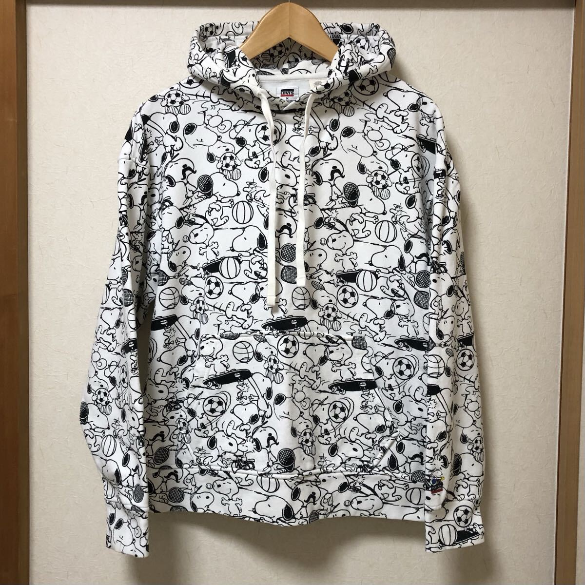 LEVI'S PEANUTS 総柄 パーカー Mサイズ white USED リーバイス ピーナッツ SNOOPY スヌーピー フーディー スウェット 白 アメカジ 古着 拍卖
