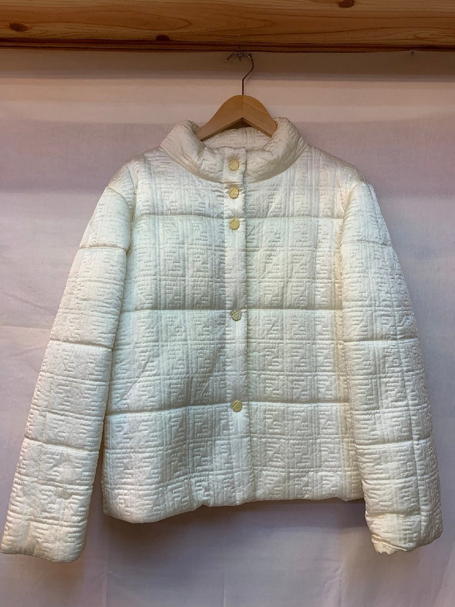 ▽ 現状品 FENDI フェンディ 365 ズッカ柄 中綿 ジャケット ブルゾン ジャンパー コート アウター ホワイト系 サイズ 42拍卖
