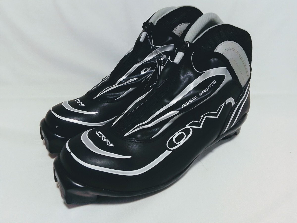 送料無料★新品★OW ONEWAY ワンウェイ XALTA BLACK-SILVER 41009 Age12+ ノルディックスキー ブーツ UK11 US11.5 EUR46 29.5cm拍卖