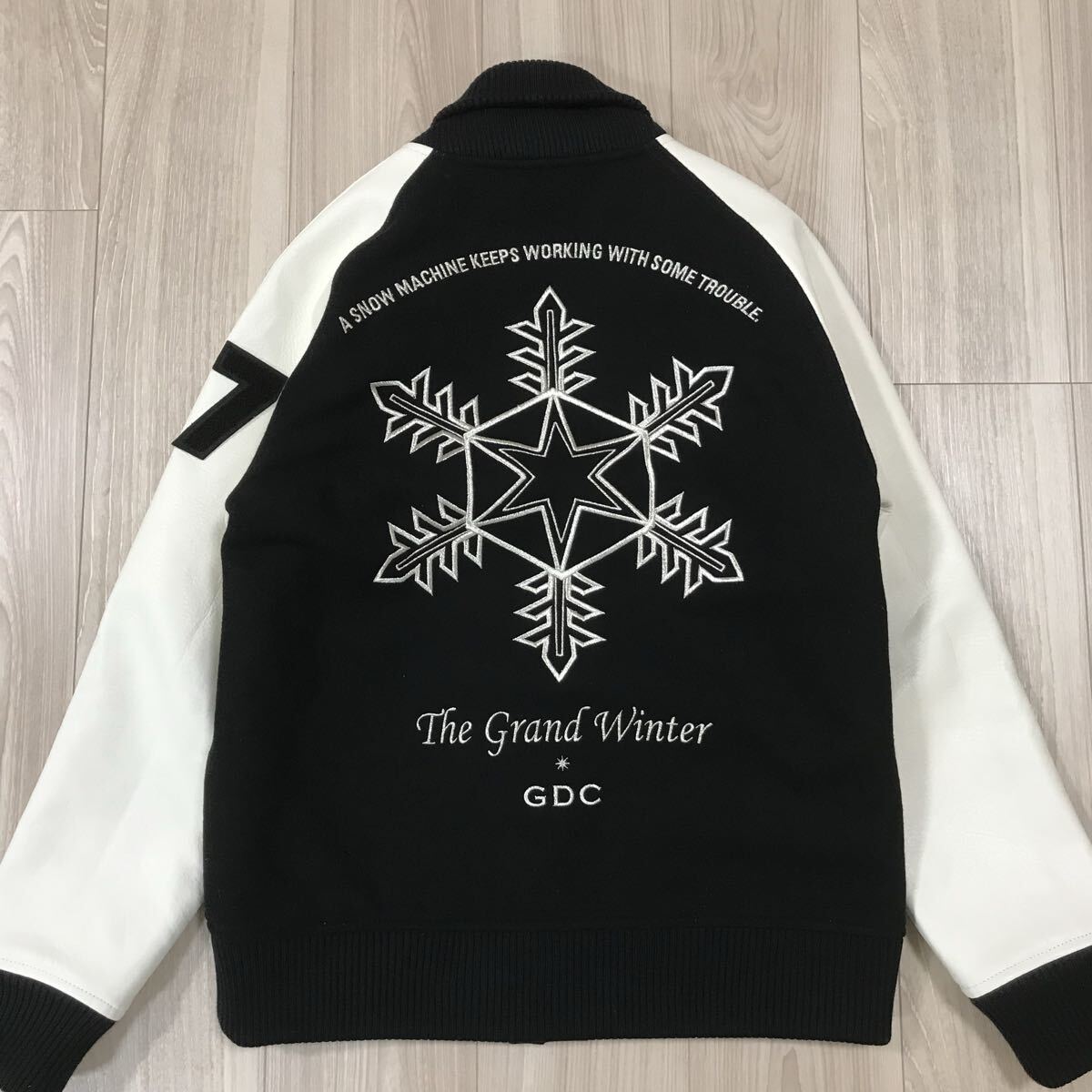 GDC SNOW MARK STUDIUM JUMPER grand canyon L 雪印 結晶 スタジャン ジーディーシー スノー マーク スタジアム ナンバリング ジャケット 拍卖