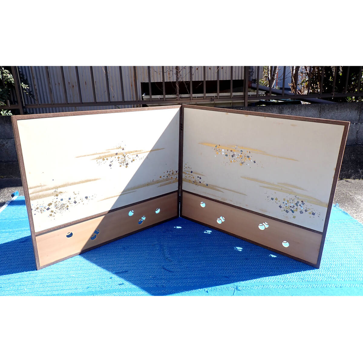 送料込み【茶道具 風炉先屏風 桑縁 利休梅裂 金砂子 金箔散らし 紙箱付き】千秋庵 尺八寸江戸間 両面 結界 仕切り 衝立 茶室 古道具拍卖