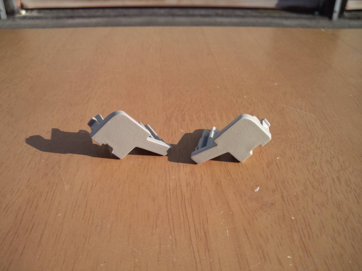 【中古品】 ABA-FB207 SAAB9-3 エステート サンバイザークリップ 左右セット拍卖