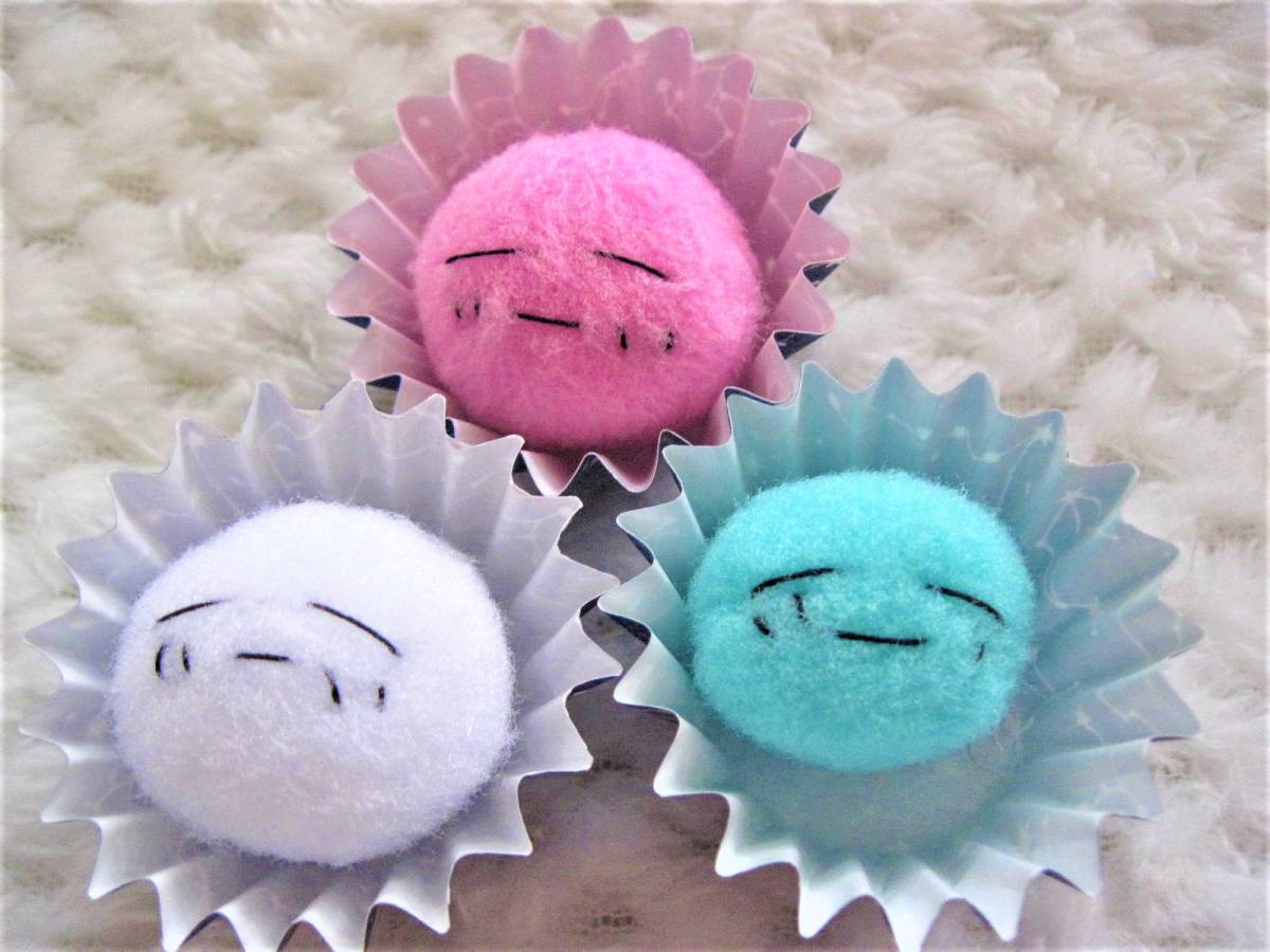 AM雑貨■星座柄カップに入ったあゆまんじゅう。白 ピンク 水色 ポンポン飾り 癒し 幸せ 宇宙 手工芸 ハンドメイド オリジナル かわいい拍卖