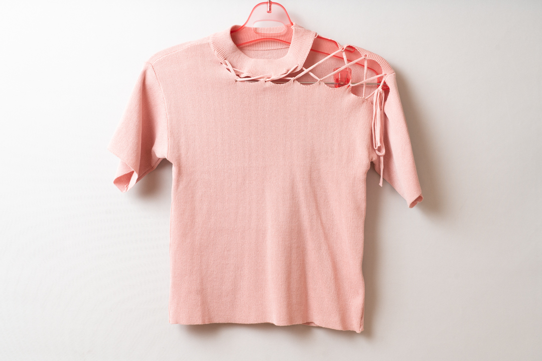 21m002【新品展示品】肩空きニットトップス S拍卖