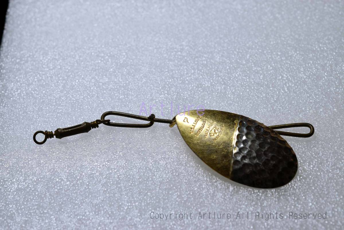 BUFFALO SPINNER LOWE,NEW YORK,USA,C1890,RARE VINTAGE SPINNER,W.J.T.LOWE,BODY6CM,NAME ON BODY, SIZE 7,2METAL COLOR,EMBOSS,OLD LURE拍卖