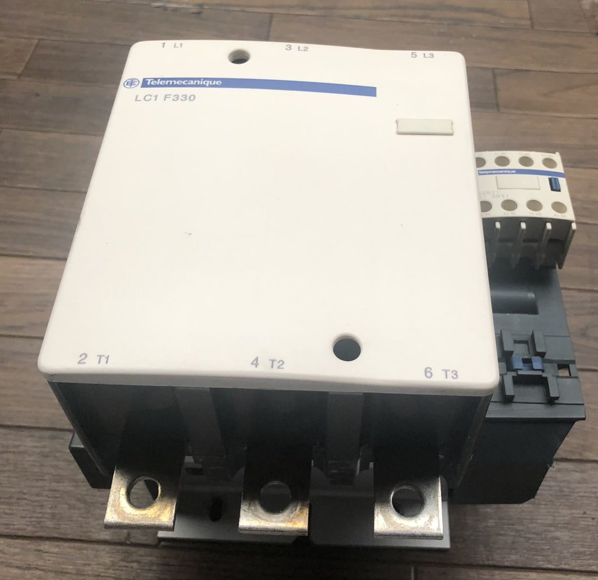 Schneider Electric LC1F330拍卖