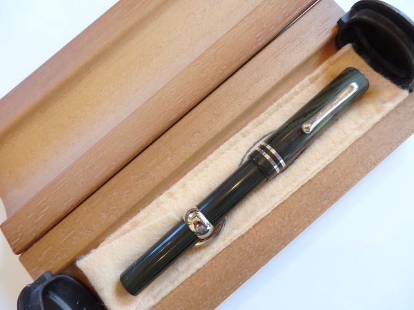◆【未使用に近い】ペン先:バイカラー18金 750 M スティピュラ ノヴェセント リップルグリーン エボナイト万年筆 クレセントフィラー拍卖