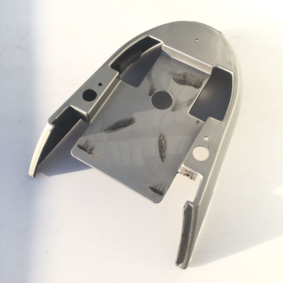 送料無料 スズキ ボルティ NJ47A-1093~ 実働車外し シートカウル拍卖