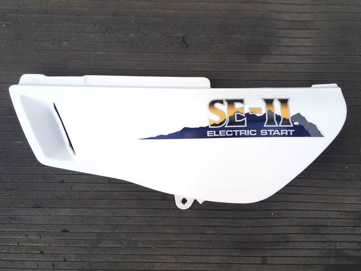 送料無料 スズキ ジェベル200 SH42A-1154~ サイドカバー 左拍卖