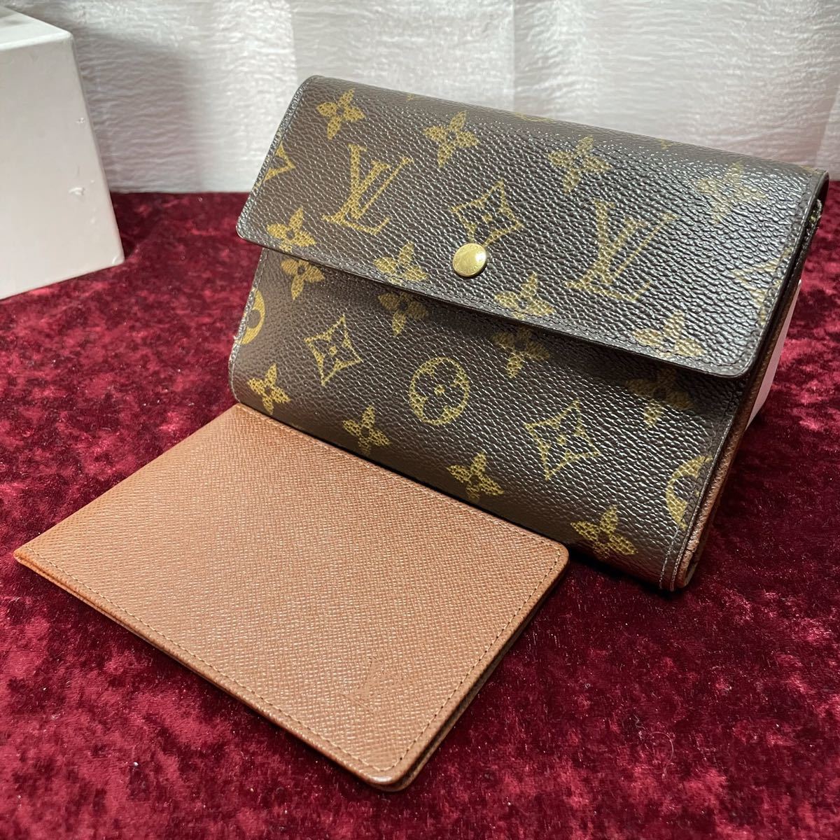 LV ルイヴィトン モノグラム ウォレット 長財布 付属ケース付き拍卖