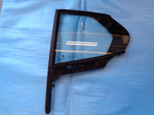 F40 BMW 左リアガラス 2102-8682拍卖