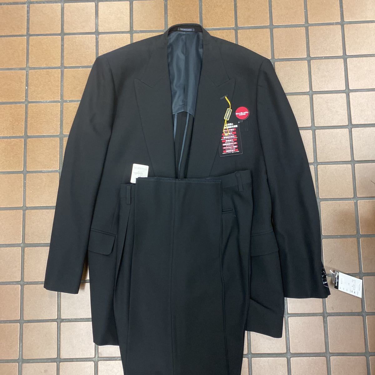 新品 未使用 激安 タグ付き 高級ダブルスーツ 上下セットアップ サイズA7 ブラック アジャスター付き ウエスト80~90 あ拍卖