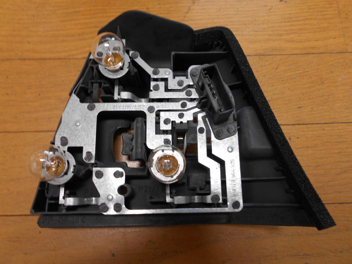 #97 【 BMW 】 バルブキャリアLH 63 21 8 364 925拍卖