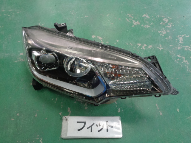 フィット GP5 右ヘッドランプユニット LED 即決 5310拍卖