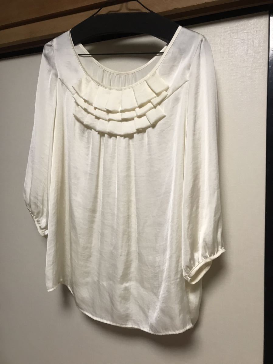 美品 ミントブリーズ 13号サイズ フリル上品ブラウス トップス ゆったり大きい フォーマル ビジネス 卒業入学式拍卖