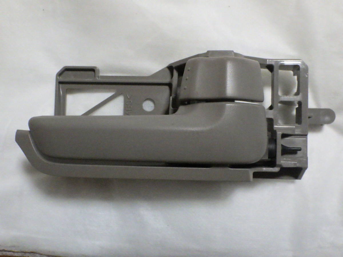 即決 スズキ インナードアハンドル 右 1個 未使用 83110-63JA1-R8H拍卖