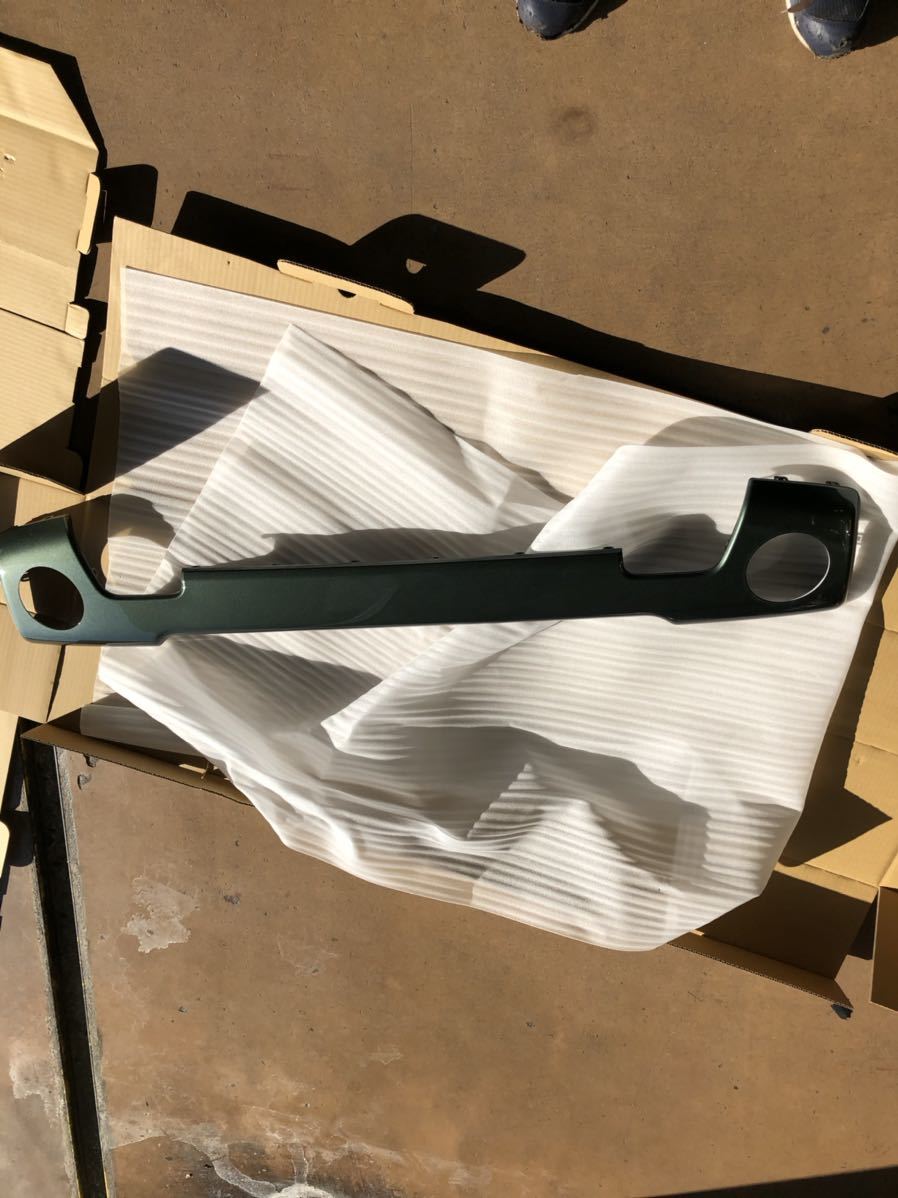 【兵庫★美品】5AA-MR92S 現行ハスラー カラーZVD フロントバンパー モール プロテクター拍卖