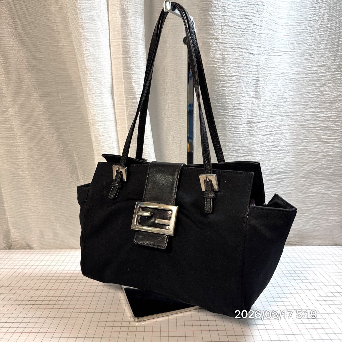 1000円〜 FENDI フェンディ FF金具 布生地×レザー ハンドバッグ ブラックカラー拍卖