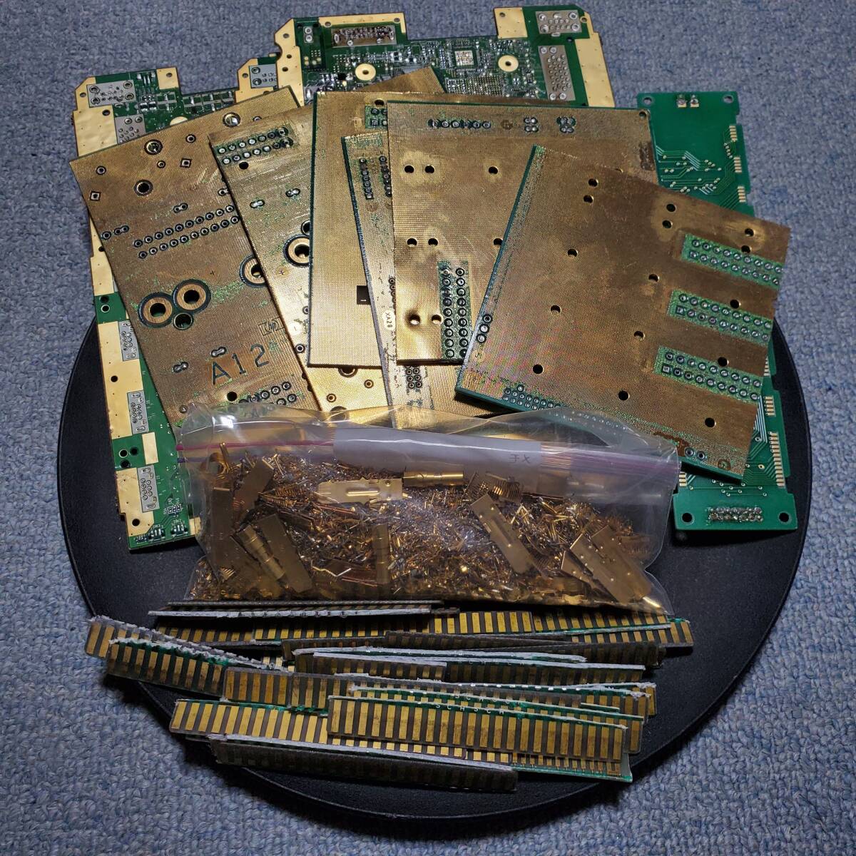 都市鉱山、金抽出用、金メッキ基板 670g、金メッキ端子240g、拍卖