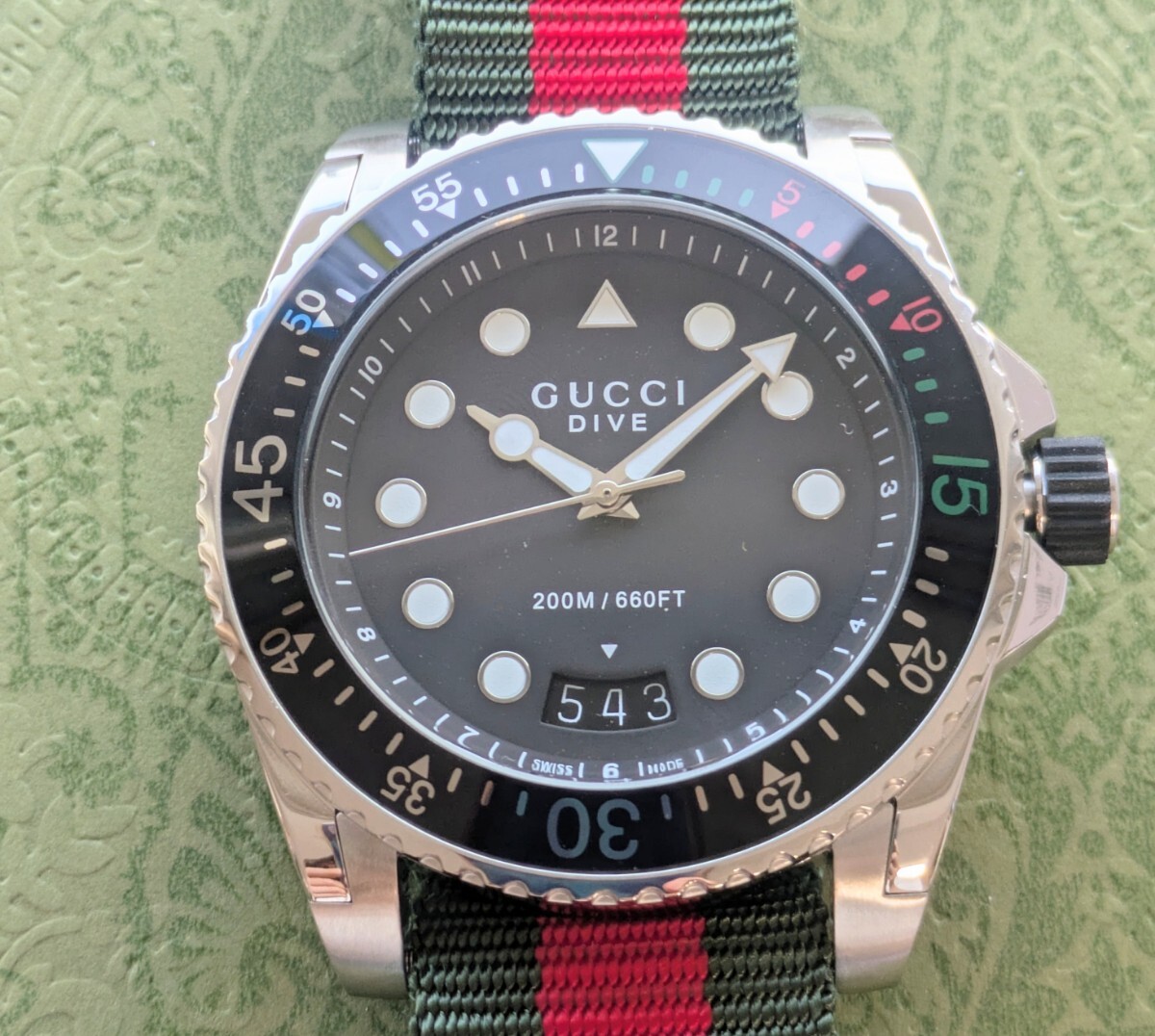 新品未使用 GUCCI グッチ DIVE 腕時計 YA136209 ブラック ダイバーズウオッチ 45ミリ シェリーライン拍卖