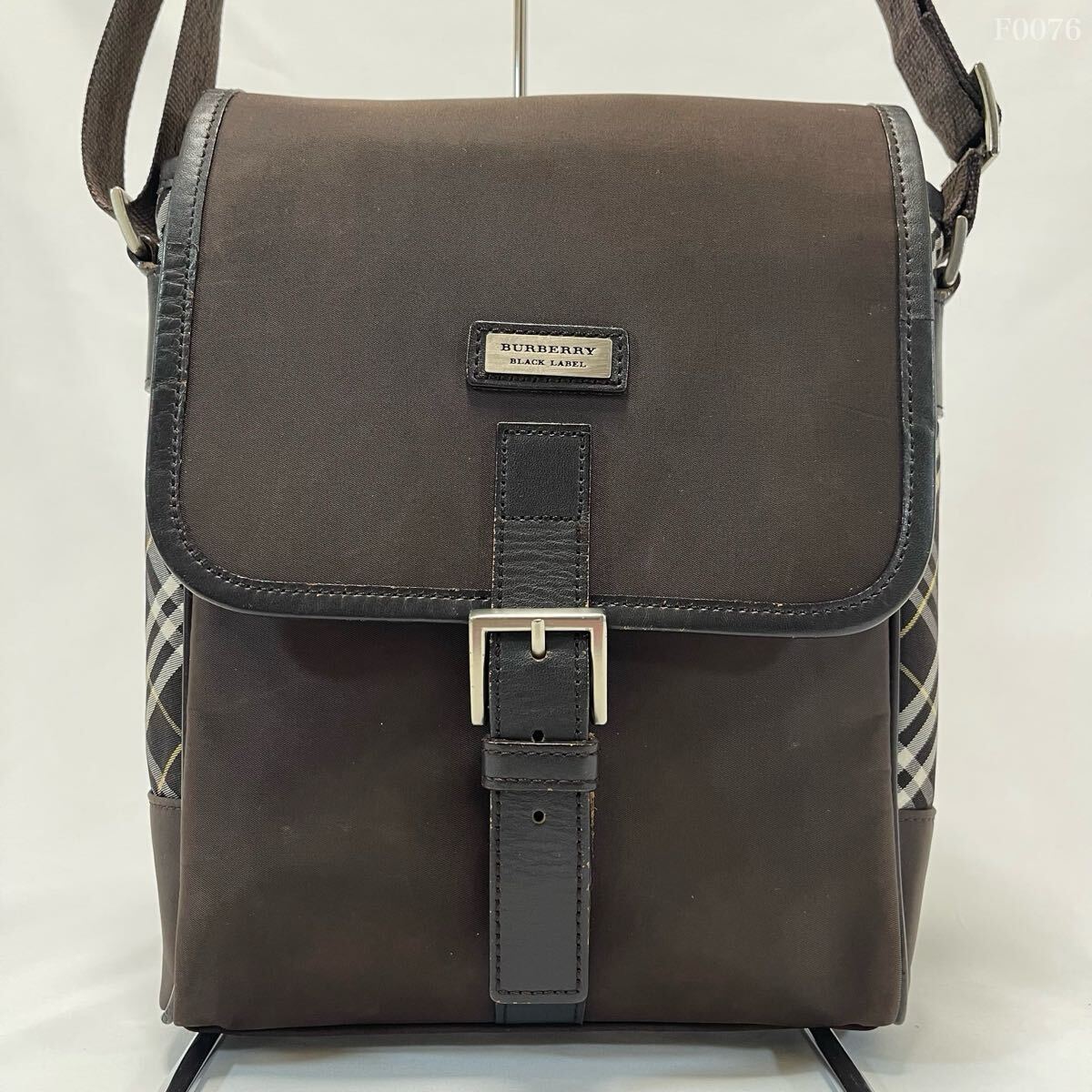 【入手困難/美品】バーバリーブラックレーベル BURBERRY BLACK LABEL ノバチェック ショルダーバッグ クロスボディバッグ 斜め掛け 肩掛け拍卖