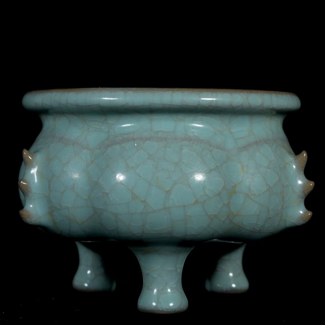 宋時代 汝窯 天青釉 氷裂紋 三足炉 三足鼎 香道具 古陶磁器 唐物 貴重品染付 時代物 陶芸 骨董品 古置物 旧家蔵出し拍卖