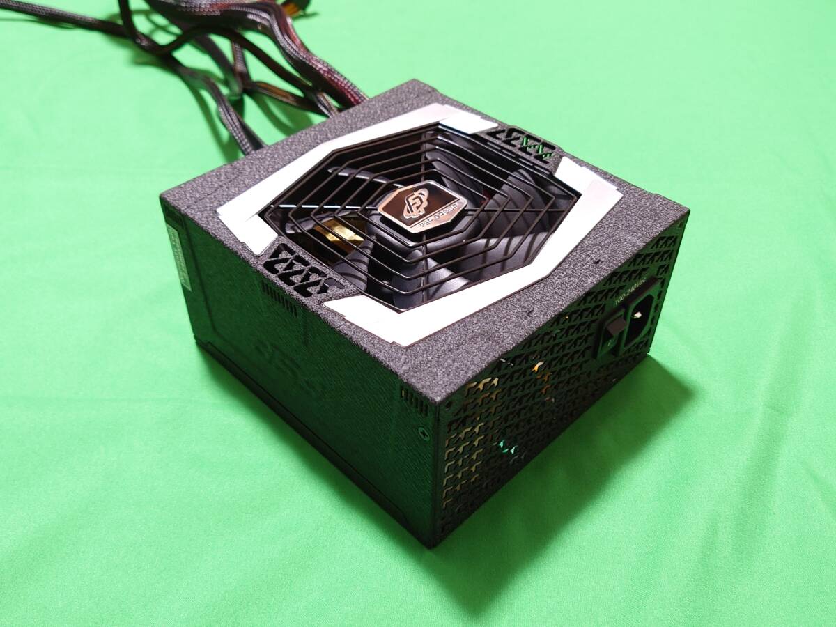 【動作確認済】FSP GROUP AURUM 92+ SERIES PT-550M 550W 80PLUS PLATINUM認証 ATX電源ユニット セミプラグイン 管理C 279拍卖