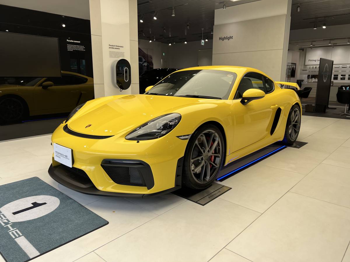 718ケイマンGT4 2021年 すごく綺麗な車両です。個人出品です。ディーラー車。車検2年付き拍卖