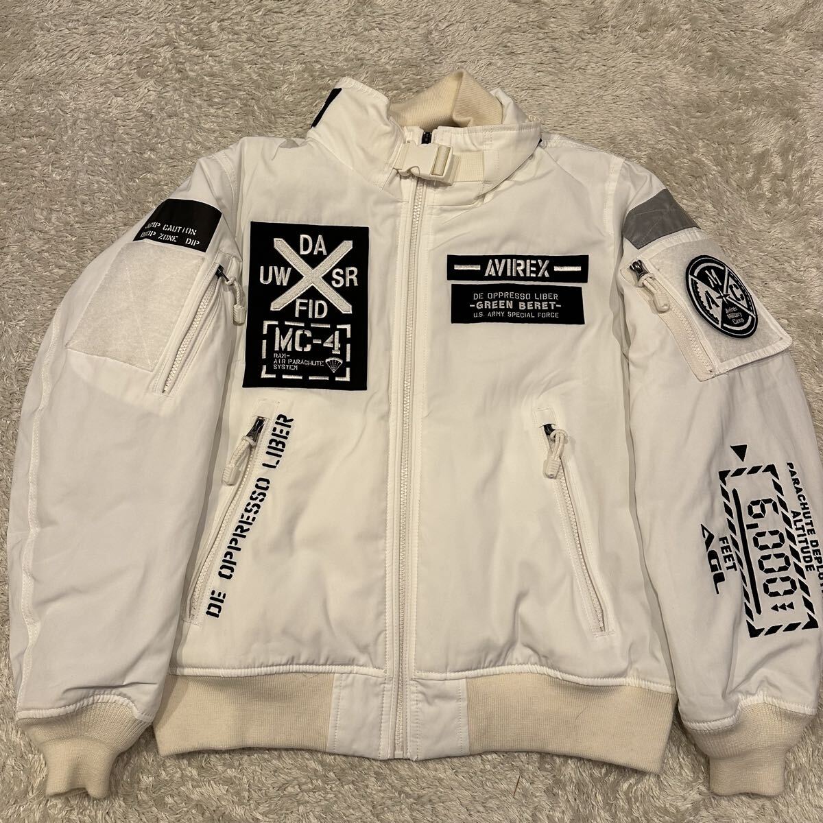 人気デザイン AVIREX アヴィレックス MA-1 ミリタリー フライトジャケット ブルゾン ジャケット メンズ サイズL ロゴ 中綿 ワッペン 白拍卖