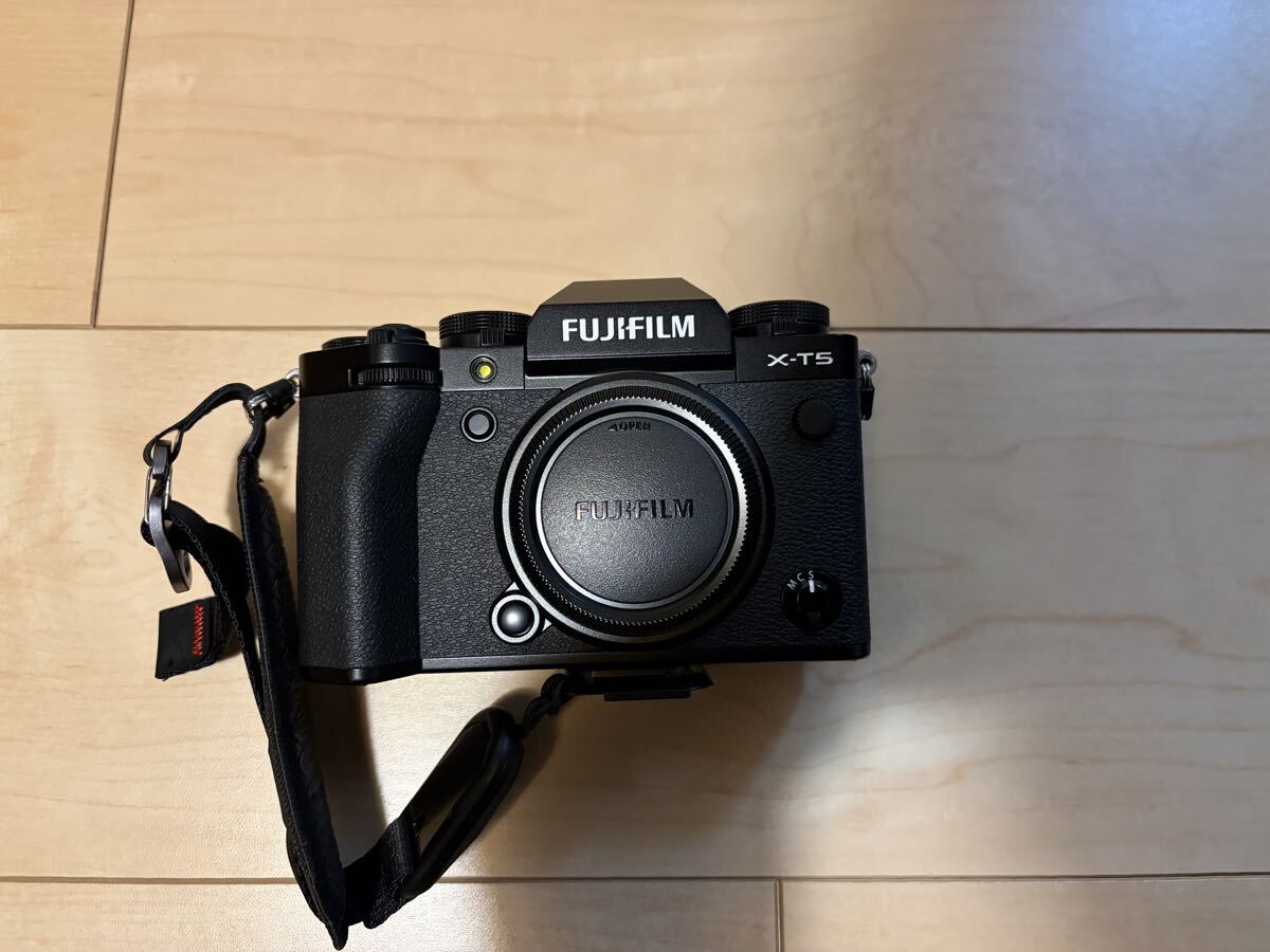 FUJIFILM X-T5 ボディ ブラック ミラーレスデジタルカメラ ミラーレス一眼カメラ 富士フイルム 付属品付き1円スタート拍卖