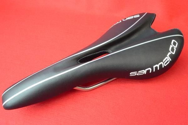 新品★selle san marco★セラサンマルコ★PONZA★Arrowhead★ポンザ★アローヘッド★穴開き★軽量◆黒Z★ B2拍卖
