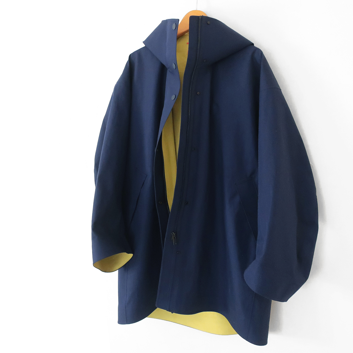 美品 UNIQLO × MARNI ブロックテックコート オーバーフィット◎ブルー/イエロー (M) ユニクロ/マルニ拍卖