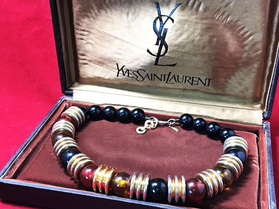 ◆Yves Saint Laurent イヴサンローラン ネックレス ヴィンテージ Vintage ストーン ビーズ 大玉 YSL ロゴプレート 全長44cm ケース付き拍卖