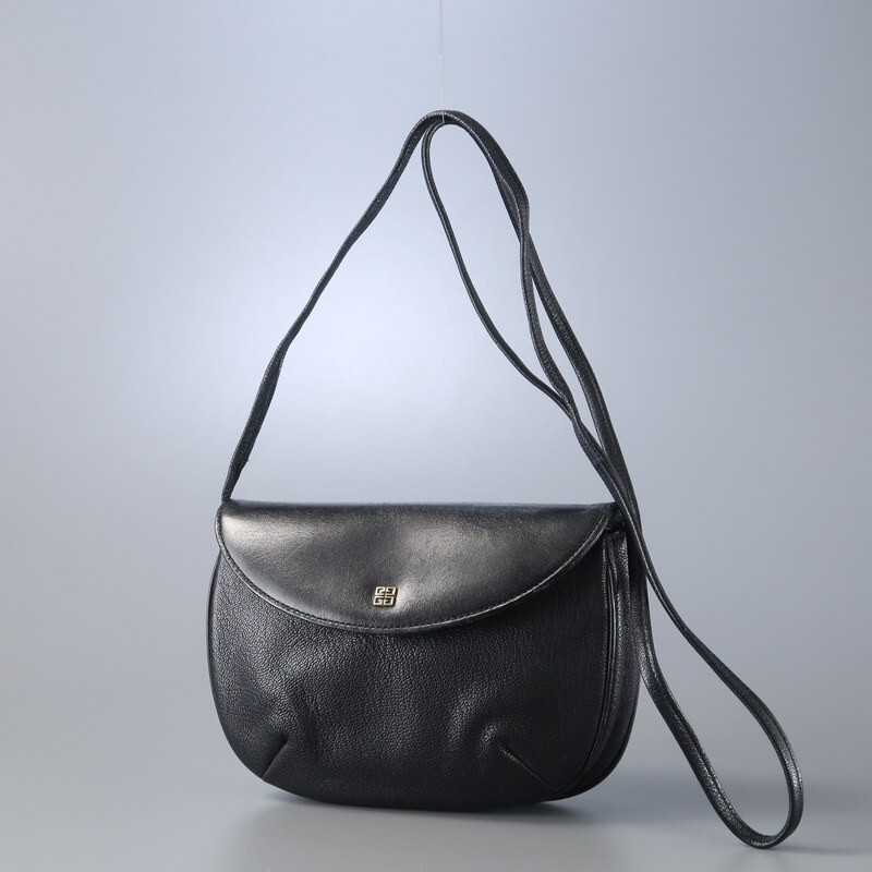 GT1698△VINTAGE GIVENCHY SACS ジバンシィ 4Gロゴ レザー フラップ ショルダーバッグ クロスボディバッグ 鞄 ブラック拍卖