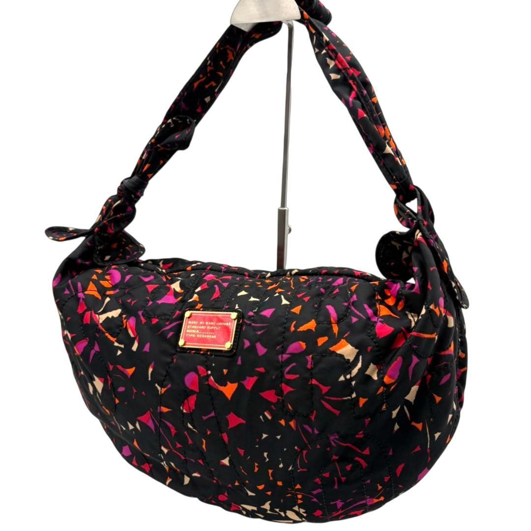 MARC BY MARC JACOBS マークバイマークジェイコブス ナイロン ショルダーバッグ 半月 ハーフムーン マルチカラー ブラック 軽量 肩掛け 拍卖