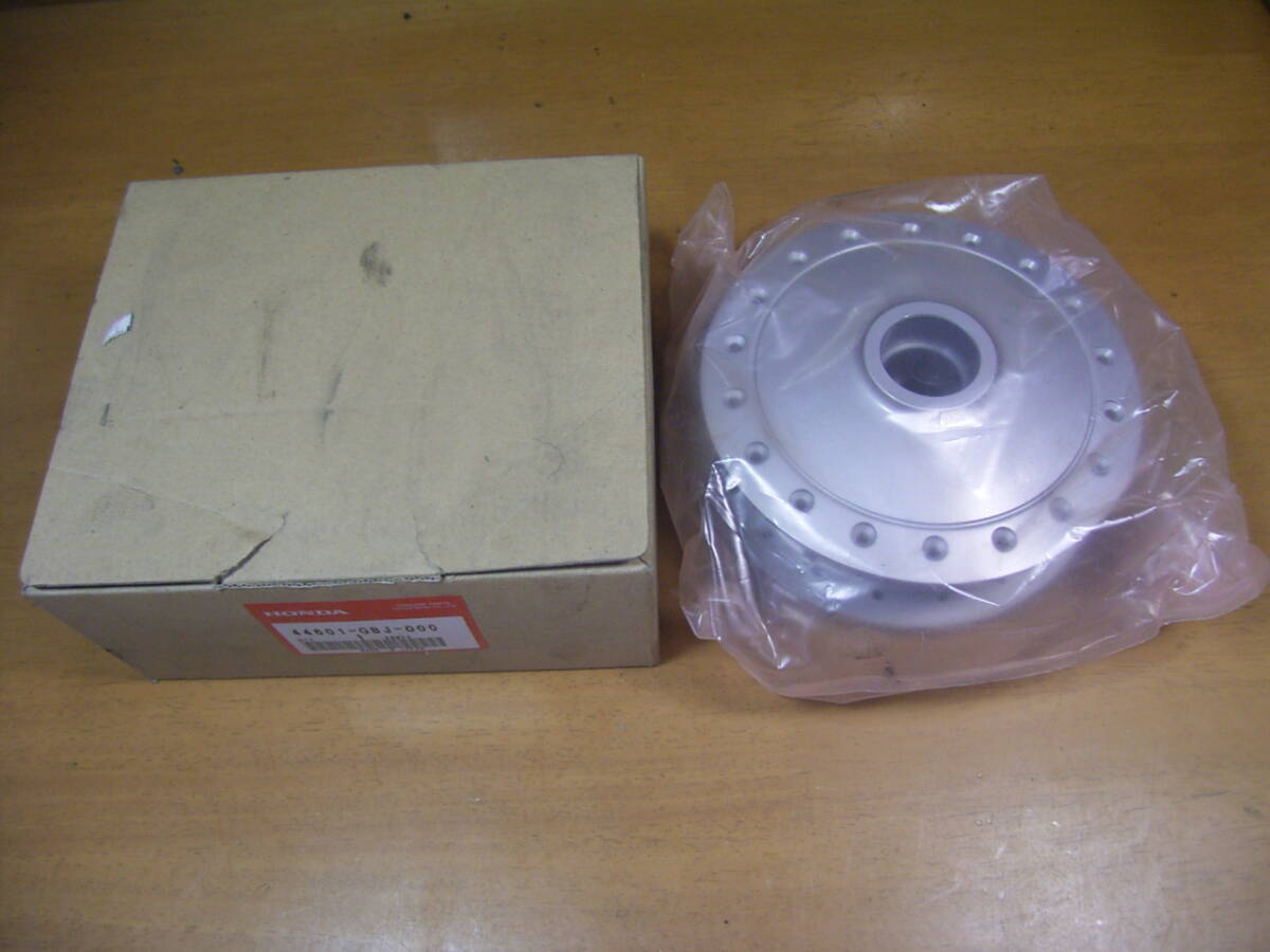 スーパーカブ フロントホイールハブ 新品 44601-GBJ-000拍卖