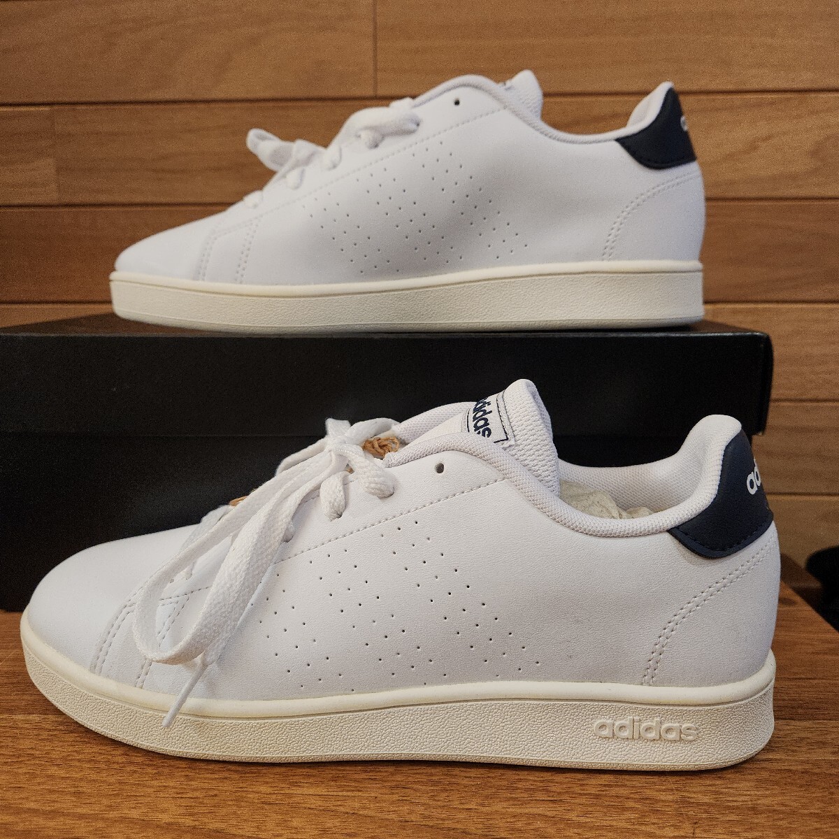 24cm 新品 アディダス adidas スニーカー ADVANCOURT K アドバンコート FW2588 検 スタンスミス 好きな方にもオススメ 拍卖