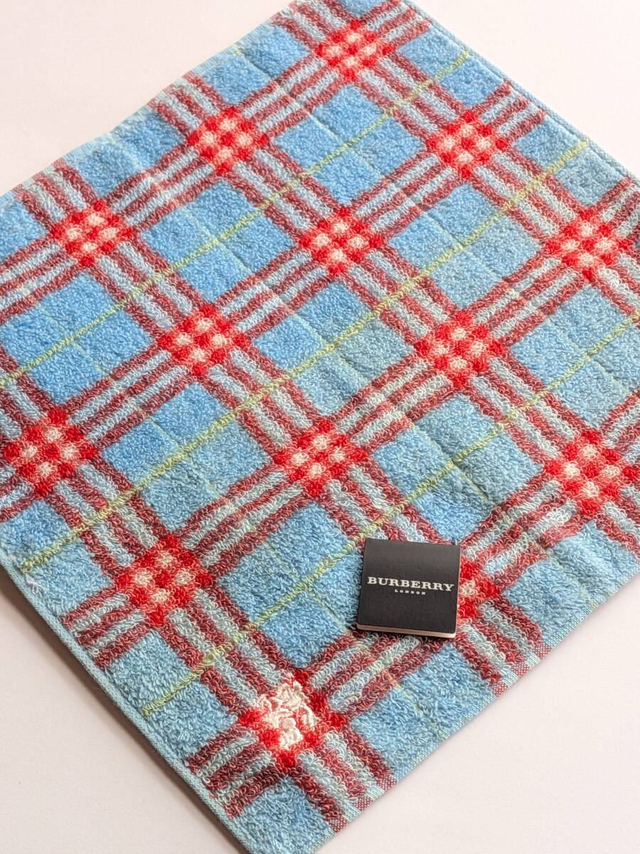 ★未使用タグ付き★BURBERRY バーバリー★タオルハンカチ★水色チェックに、ホース刺繍★25センチ拍卖