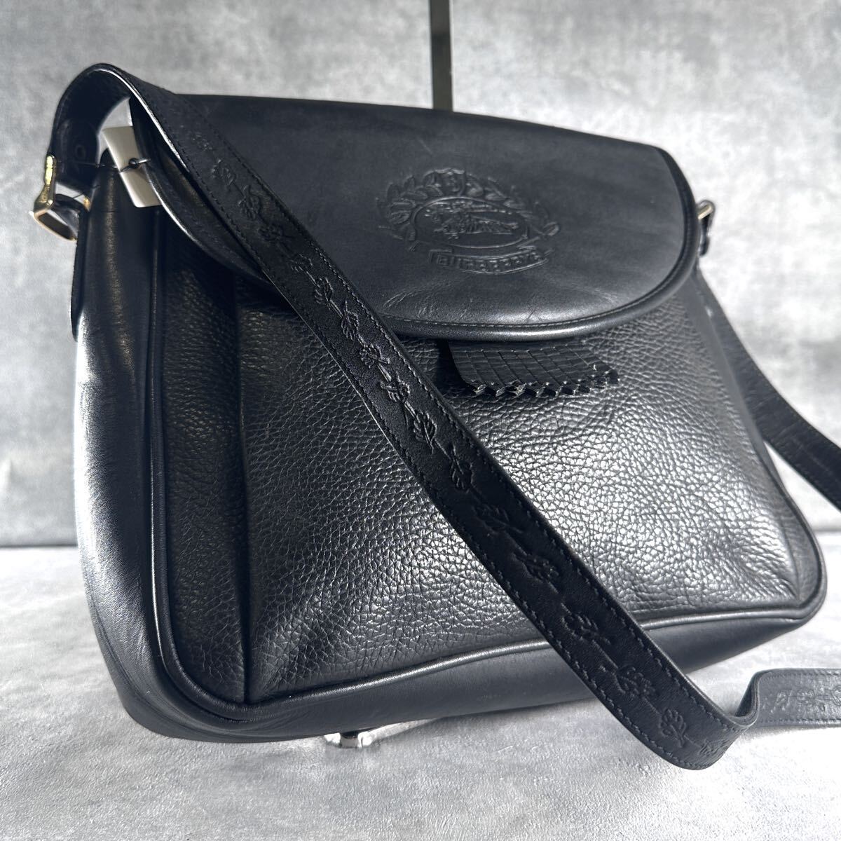 1円■BURBERRY バーバリー■ショルダーバッグ サコッシュ ノバチェック ブラック メンズ レザー クロスボディ 斜め掛け 黒 ブラック拍卖