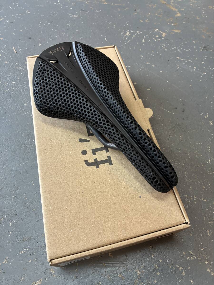 Fizik ANTARES アンタレス Versus EVO ADAPTIVE 3Dプリントサドル 185g拍卖