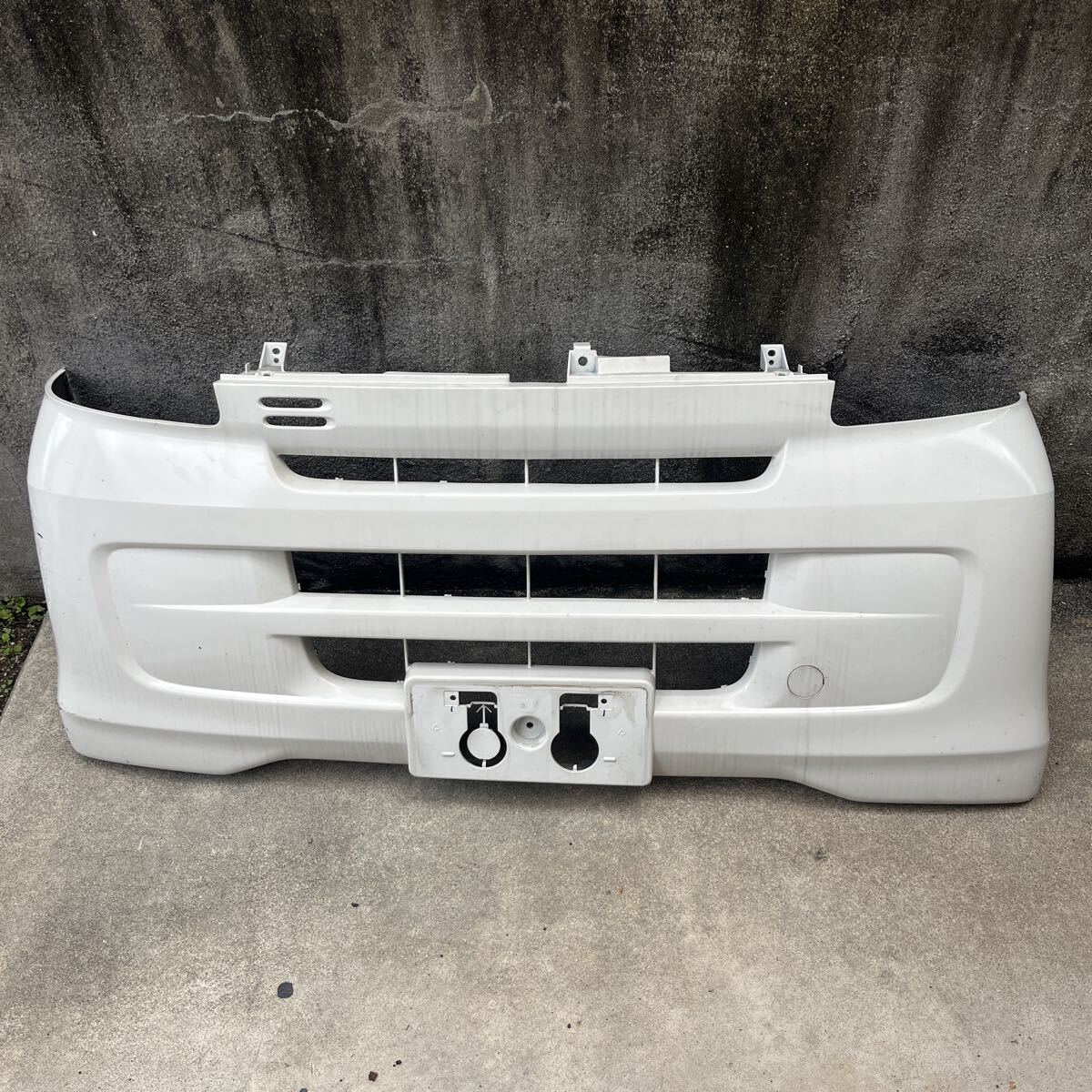 ハイゼット カーゴ S320V S321V S330V S331V 純正 フロントバンパー 白 ホワイト 割れ 欠け 凹み無し 52119-B5150 中古 売切 ピクシスバン拍卖