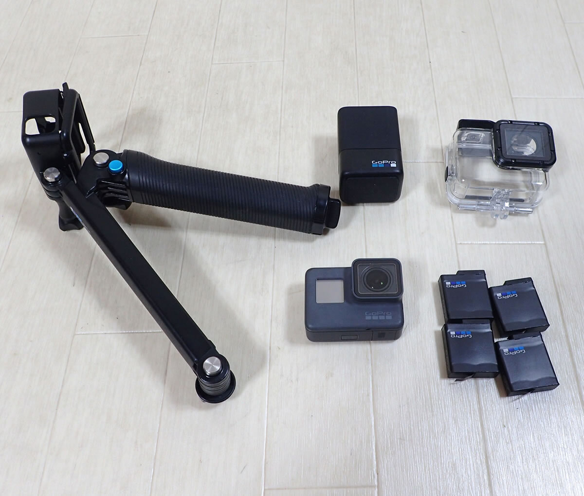 GoPro ゴープロ アクションカメラ HERO5 BLACK バッテリー 4個セット ジンバル ウェアラブルカメラ グリップ拍卖