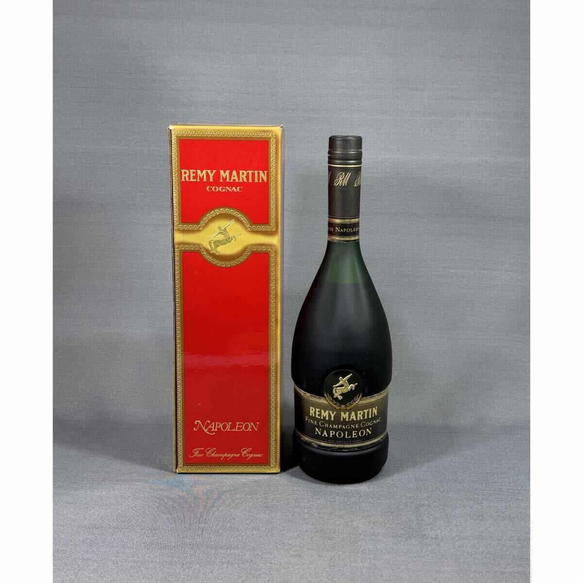 【風車】未開栓 REMY MARTIN NAPOLEON レミーマルタン ファインシャンパーニュ コニャック ナポレオン 古酒 ▲700ml 箱付▲ お酒 洋酒拍卖