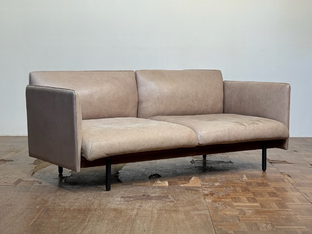 -oh990|Fritz Hansen 名作 Cameron Foggo ウォールナット材/総本革 BUREAU/ビューロ レザートリプルソファ|フリッツハンセン ムート ヘイ拍卖