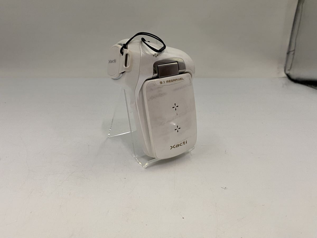 ◇SANYO Xacti DMX-CG9型 三洋電機 デジタルムービーカメラ ザクティ ホワイト バッテリー有り チャージャー無し 通電未確認拍卖